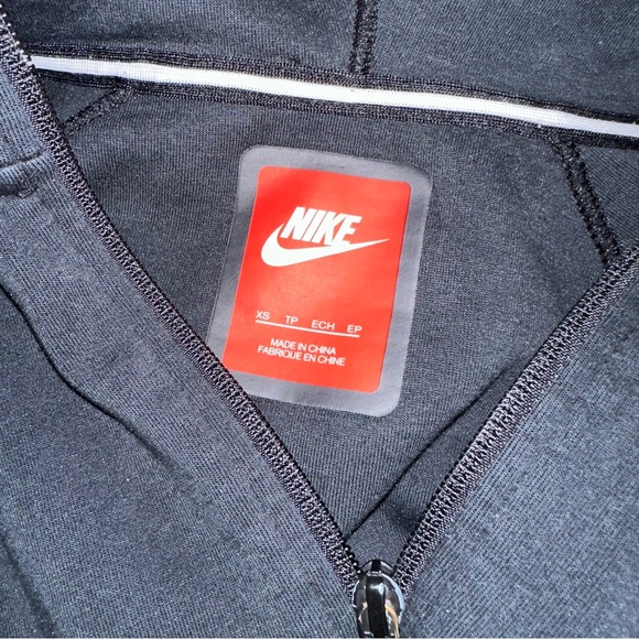 Nike Womens XS Black Full Zip Fitted Style Hoodie Activewear Jacket Cotton Blend - Picture 7 of 13